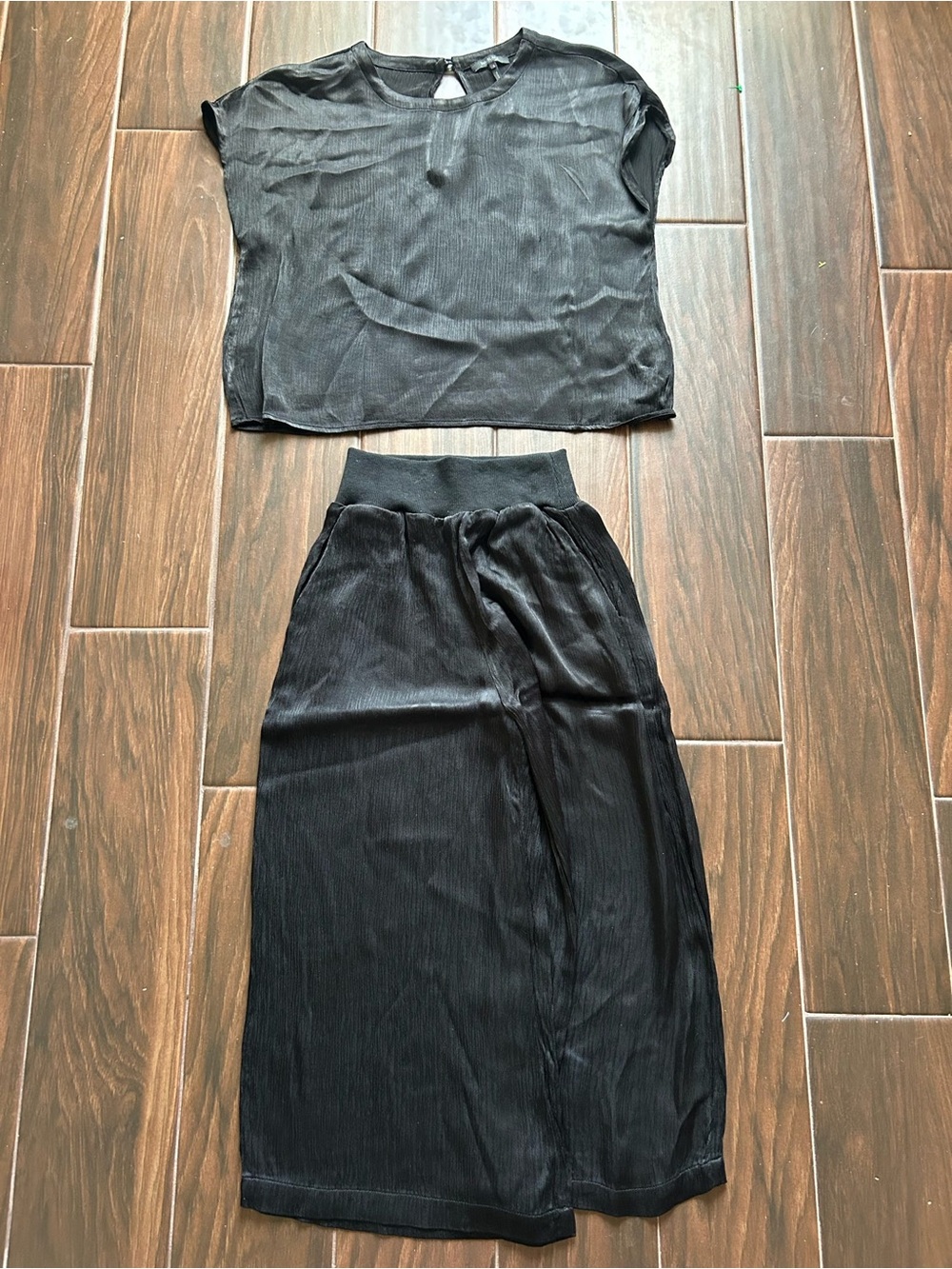 bobi Black Pleated Crinkled Wide-Leg Two-Piece Set Small NWOT I-1 - Picture 2 of 4